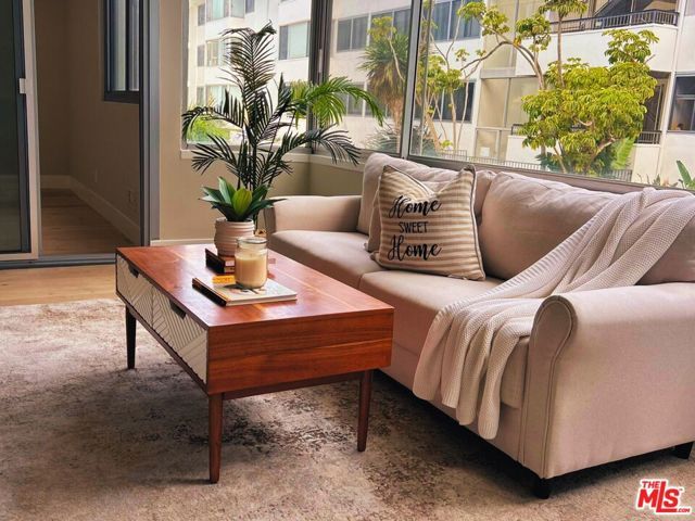 8701 Delgany Avenue 105, Playa Del Rey (los Angeles), CA 90293