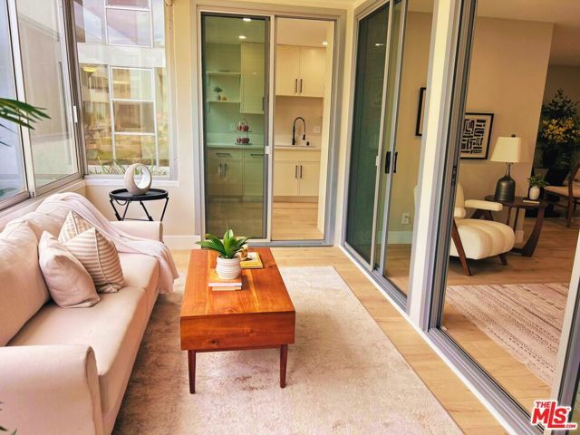 8701 Delgany Avenue 105, Playa Del Rey (los Angeles), CA 90293