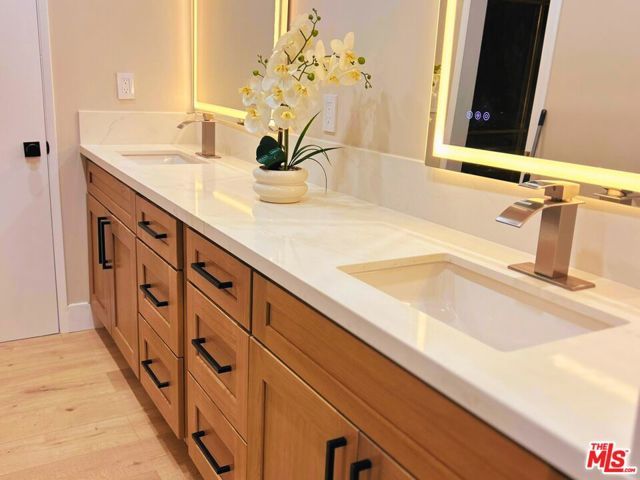 8701 Delgany Avenue 105, Playa Del Rey (los Angeles), CA 90293