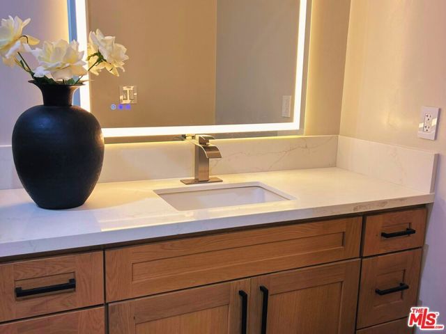 8701 Delgany Avenue 105, Playa Del Rey (los Angeles), CA 90293