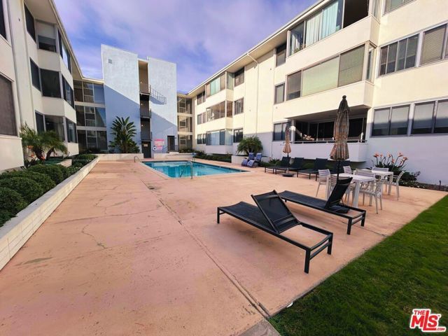 8701 Delgany Avenue 105, Playa Del Rey (los Angeles), CA 90293