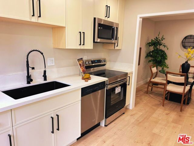 8701 Delgany Avenue 105, Playa Del Rey (los Angeles), CA 90293