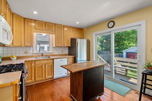 16 Circular Ave, Natick, MA 01760