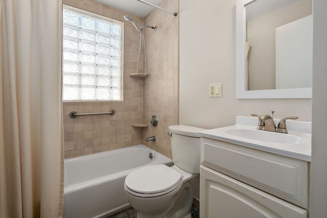 16 Circular Ave, Natick, MA 01760