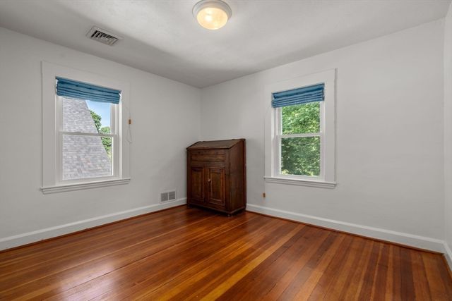16 Circular Ave, Natick, MA 01760