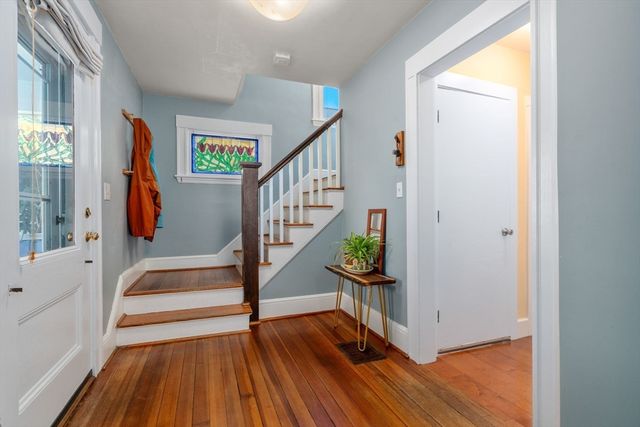 16 Circular Ave, Natick, MA 01760