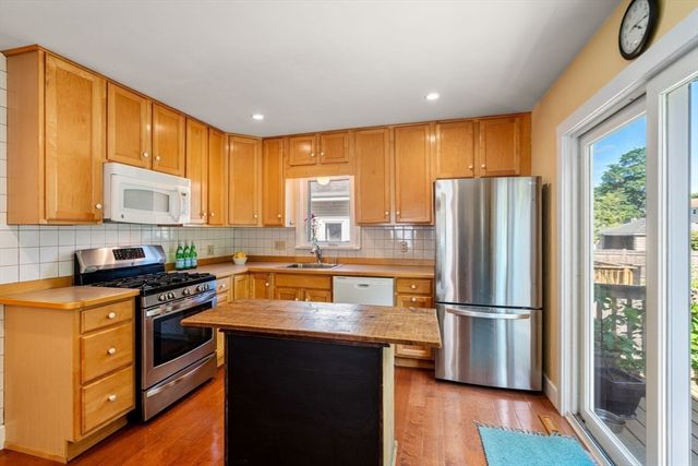 16 Circular Ave, Natick, MA 01760