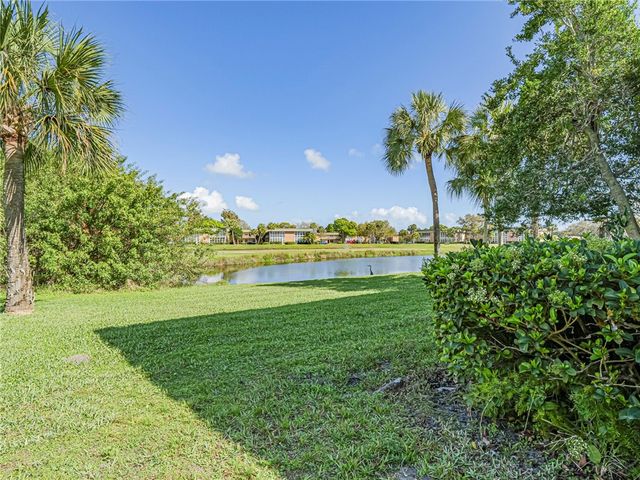 23 Vista Gardens Trail 102, Vero Beach, FL 32962