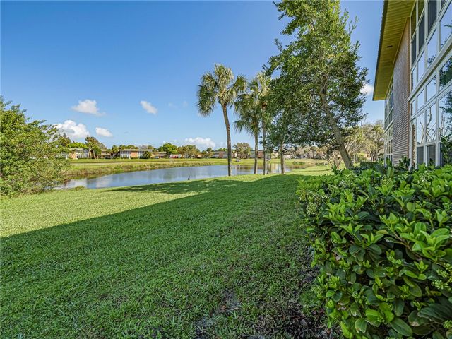 23 Vista Gardens Trail 102, Vero Beach, FL 32962