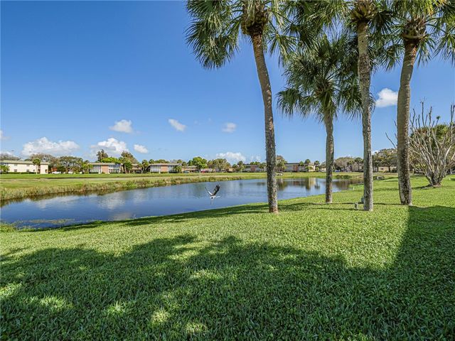 23 Vista Gardens Trail 102, Vero Beach, FL 32962