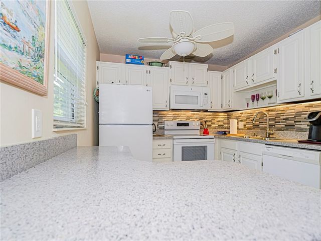 23 Vista Gardens Trail 102, Vero Beach, FL 32962