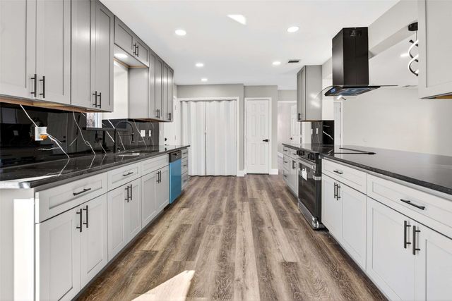 6106 Maple Leaf Drive, Arlington, TX 76017