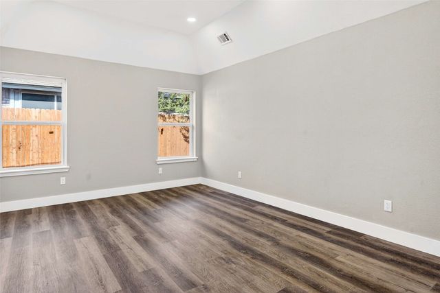 6106 Maple Leaf Drive, Arlington, TX 76017