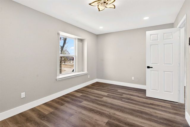 6106 Maple Leaf Drive, Arlington, TX 76017