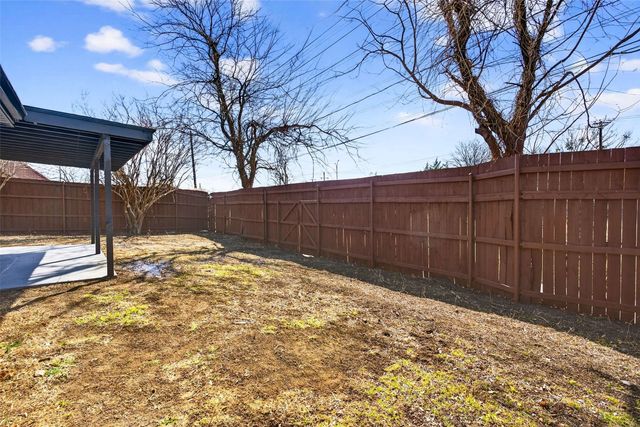 6106 Maple Leaf Drive, Arlington, TX 76017