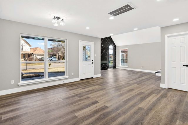 6106 Maple Leaf Drive, Arlington, TX 76017