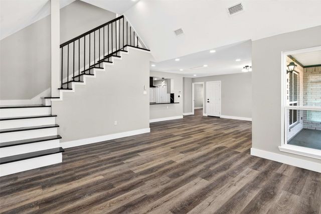 6106 Maple Leaf Drive, Arlington, TX 76017