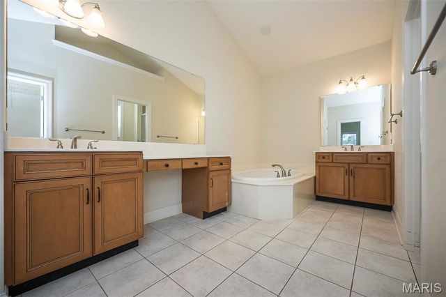 719 Clayton Corners Drive, Ballwin, MO 63011