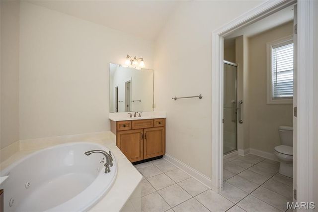 719 Clayton Corners Drive, Ballwin, MO 63011