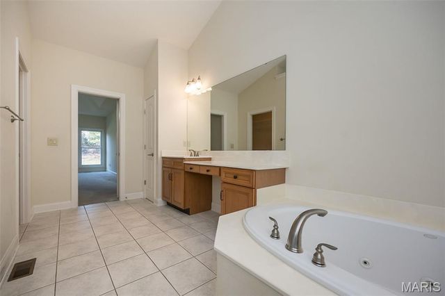 719 Clayton Corners Drive, Ballwin, MO 63011