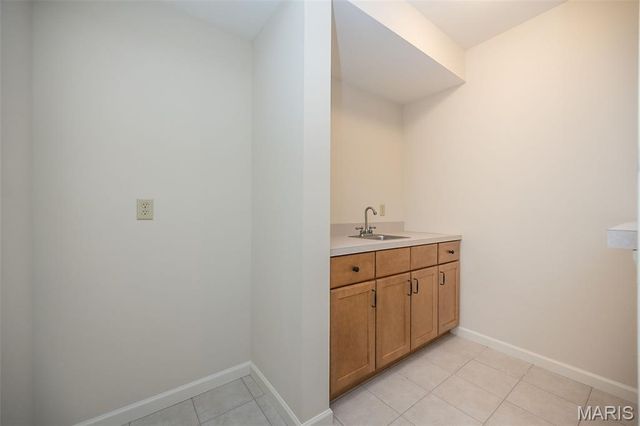 719 Clayton Corners Drive, Ballwin, MO 63011