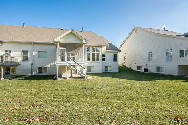 719 Clayton Corners Drive, Ballwin, MO 63011
