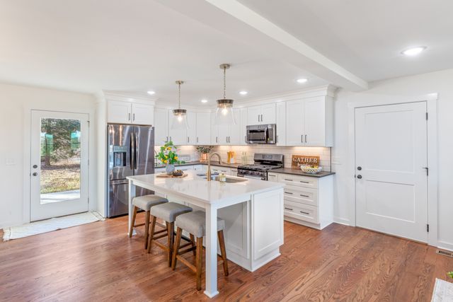 2210 Garners Creek Rd, Dickson, TN 37055