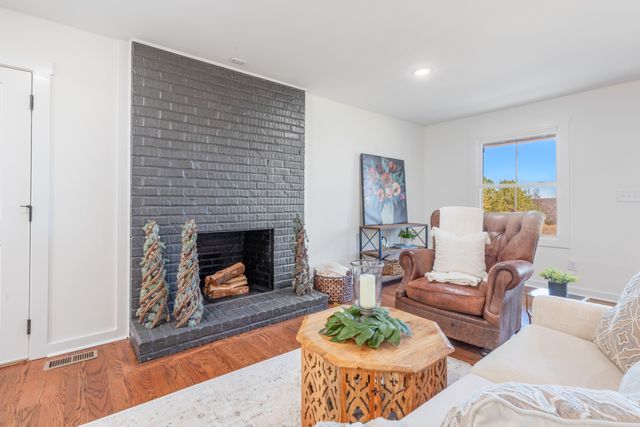 2210 Garners Creek Rd, Dickson, TN 37055