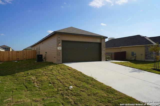 745 TUPELO TANK DR, New Braunfels, TX 78130