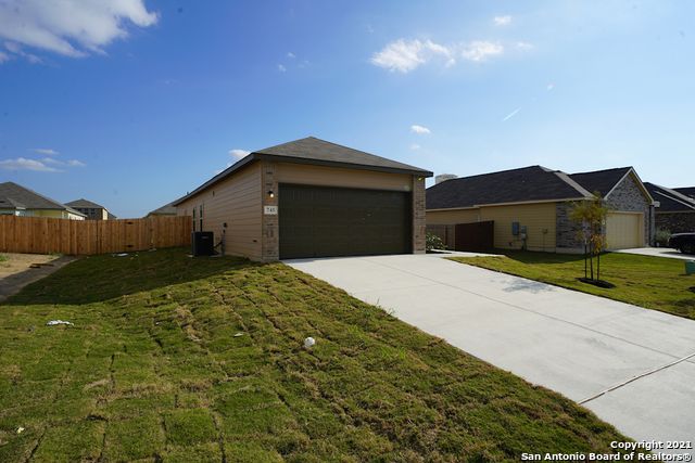 745 TUPELO TANK DR, New Braunfels, TX 78130