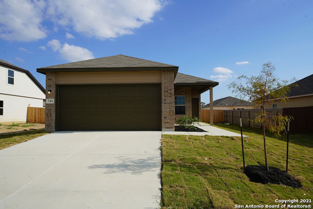 745 TUPELO TANK DR, New Braunfels, TX 78130