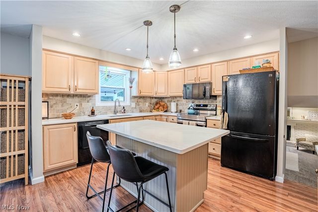 20566 Village Green Drive, Strongsville, OH 44149