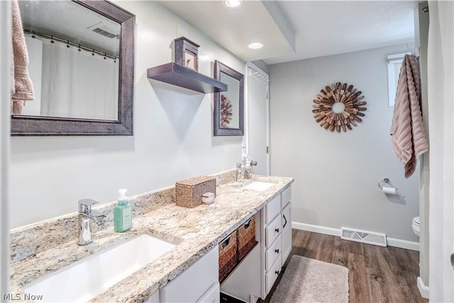 20566 Village Green Drive, Strongsville, OH 44149