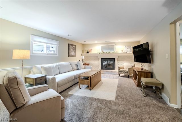 20566 Village Green Drive, Strongsville, OH 44149