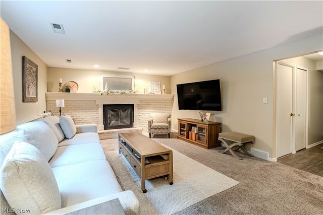 20566 Village Green Drive, Strongsville, OH 44149