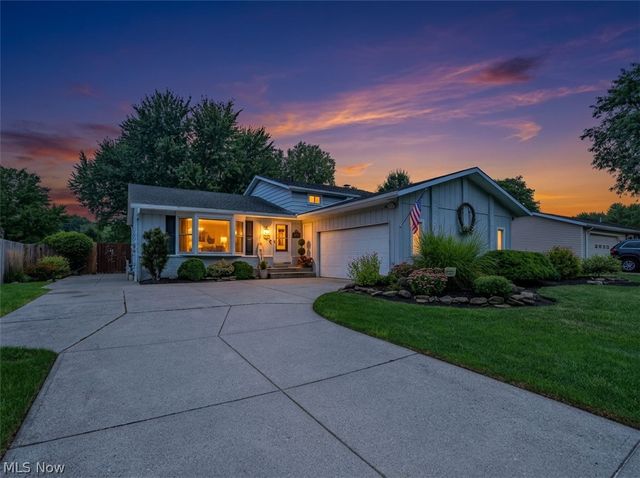 20566 Village Green Drive, Strongsville, OH 44149