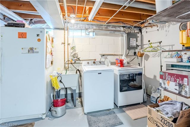 20566 Village Green Drive, Strongsville, OH 44149
