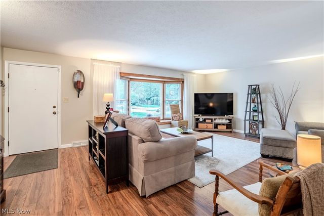 20566 Village Green Drive, Strongsville, OH 44149