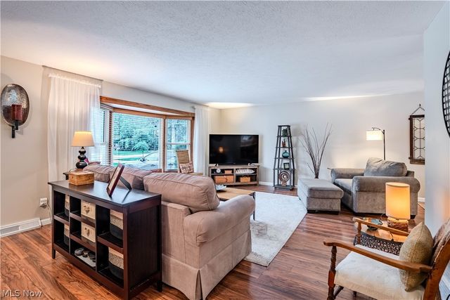 20566 Village Green Drive, Strongsville, OH 44149
