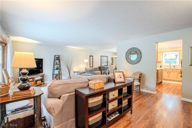 20566 Village Green Drive, Strongsville, OH 44149