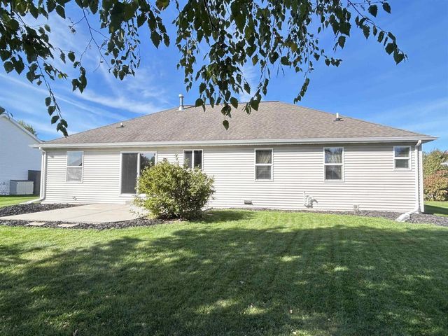 1916 PINK DOGWOOD WAY, Green Bay, WI 54313