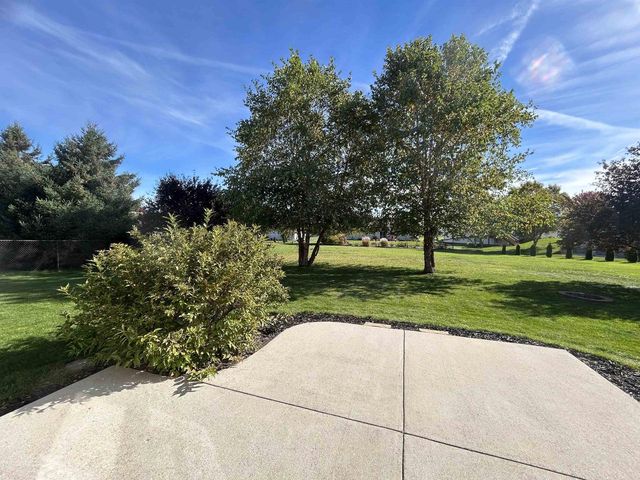 1916 PINK DOGWOOD WAY, Green Bay, WI 54313