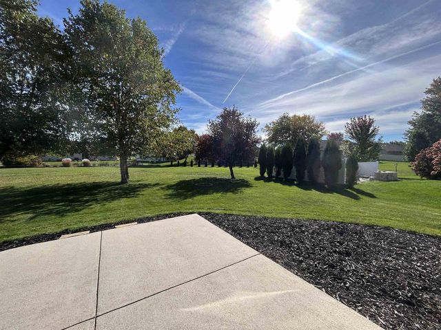 1916 PINK DOGWOOD WAY, Green Bay, WI 54313