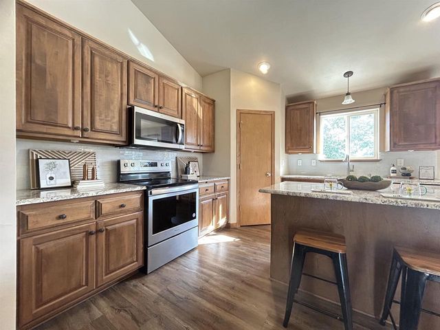 1916 PINK DOGWOOD WAY, Green Bay, WI 54313