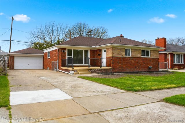 21407 Pallister Street, St. Clair Shores, MI 48080