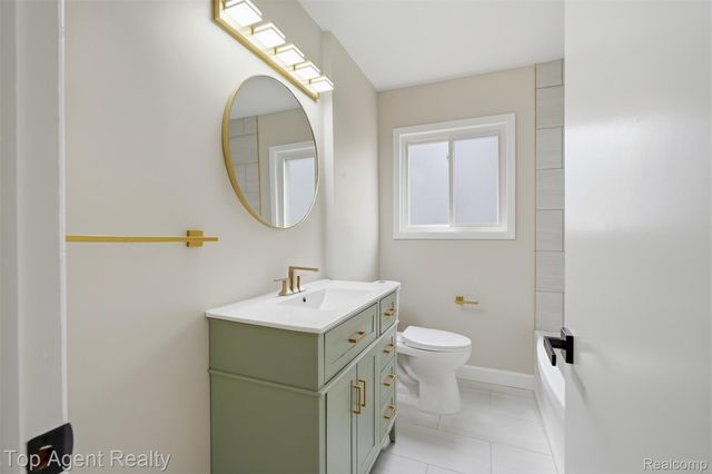 21407 Pallister Street, St. Clair Shores, MI 48080