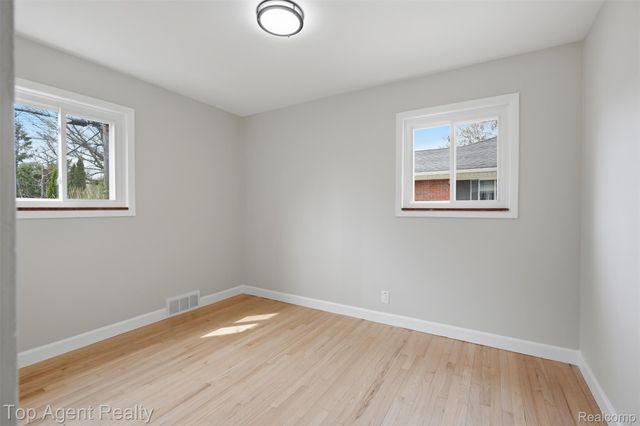 21407 Pallister Street, St. Clair Shores, MI 48080