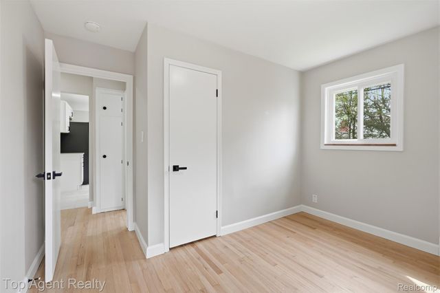 21407 Pallister Street, St. Clair Shores, MI 48080