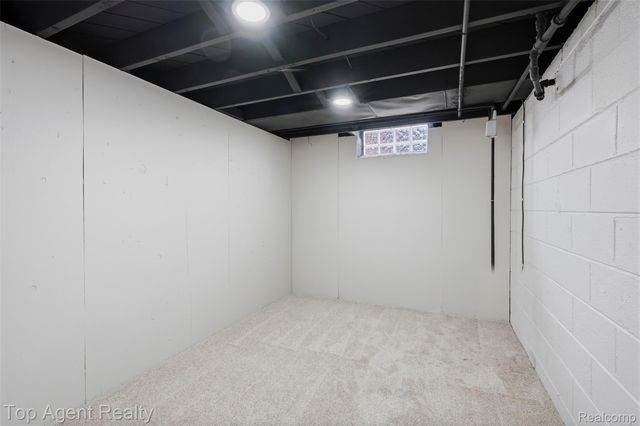 21407 Pallister Street, St. Clair Shores, MI 48080