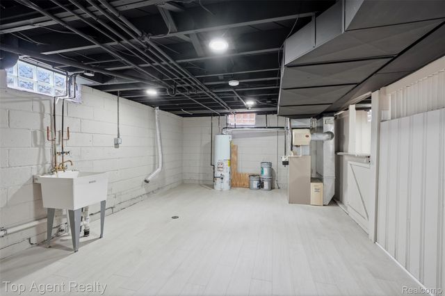 21407 Pallister Street, St. Clair Shores, MI 48080